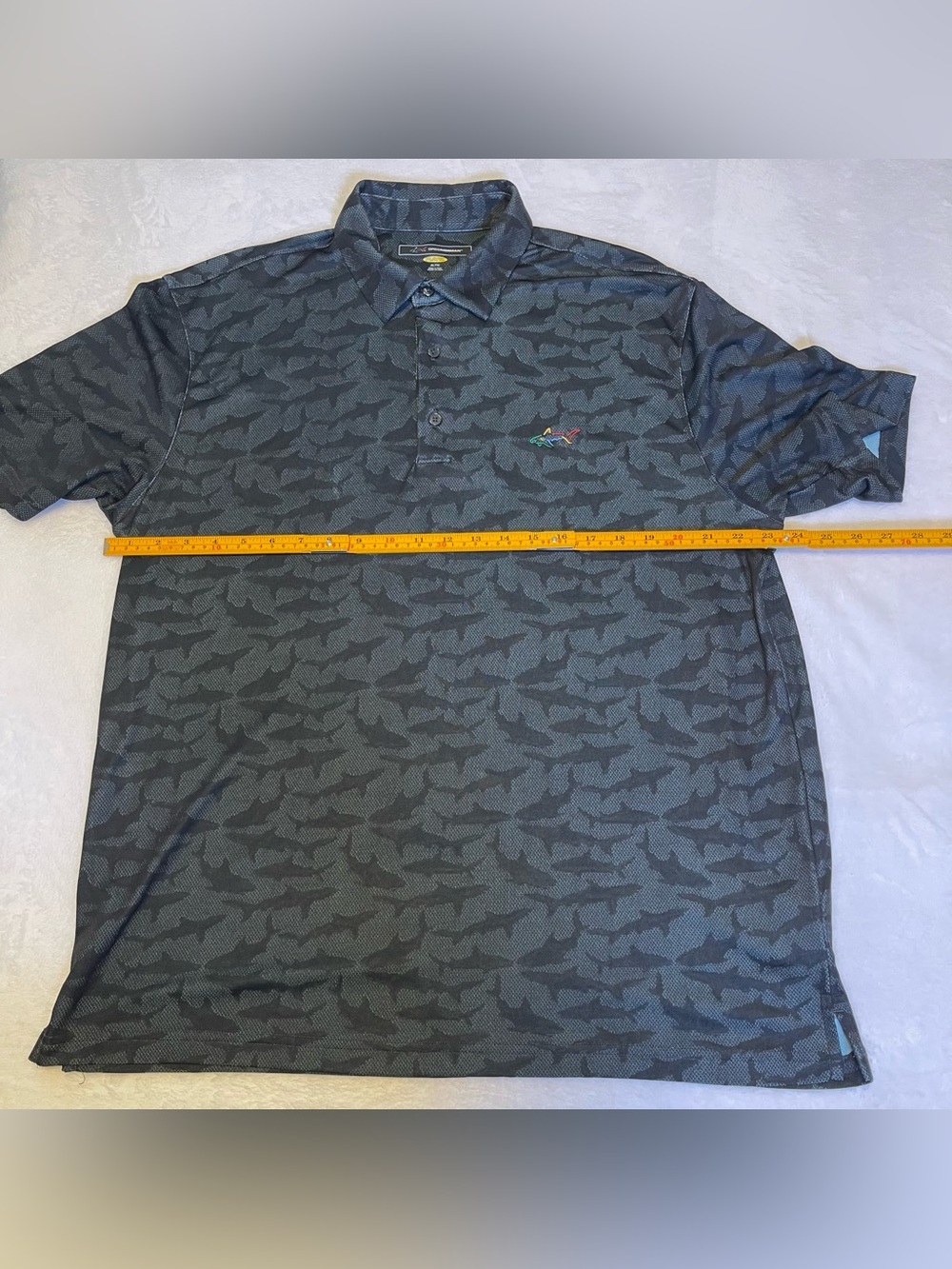 Greg Norman Play Dry Men’s XL Black Gray Shark Print Golf Performance Polo - Picture 8 of 9